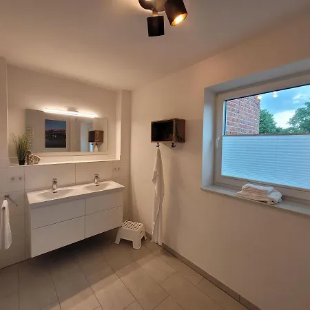 Fewo Strandkajute Haus Memmert *